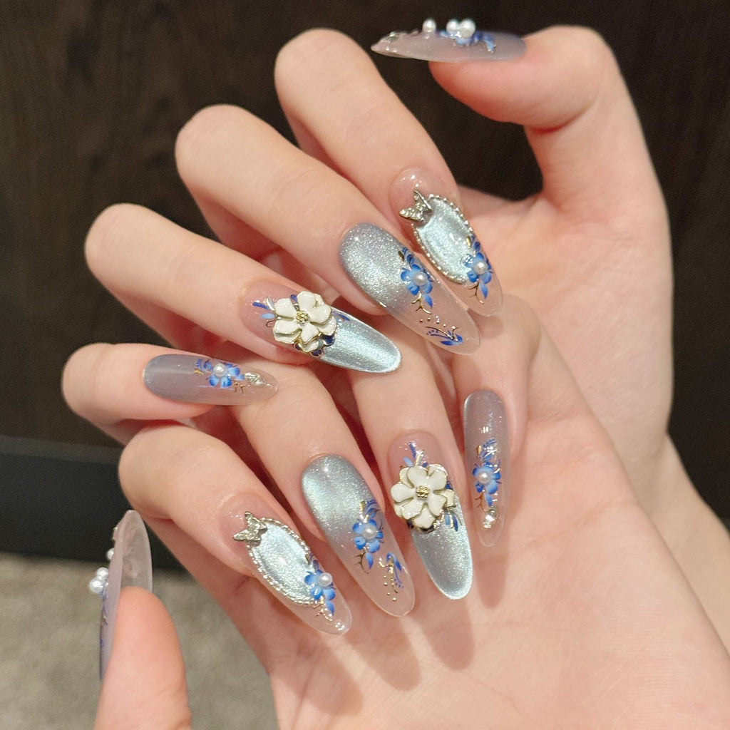 Aqua Floral Whisper